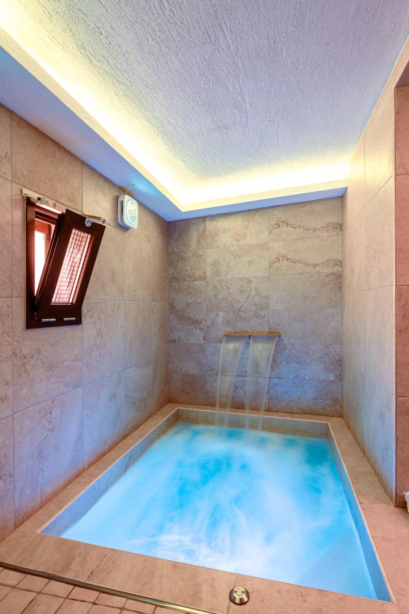 Luxuite Con Piscina E Jacuzzi *